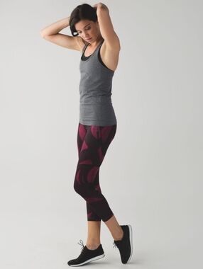 Lululemon All Sport Crop Leggings – Size 2 – Dashing Purple Black